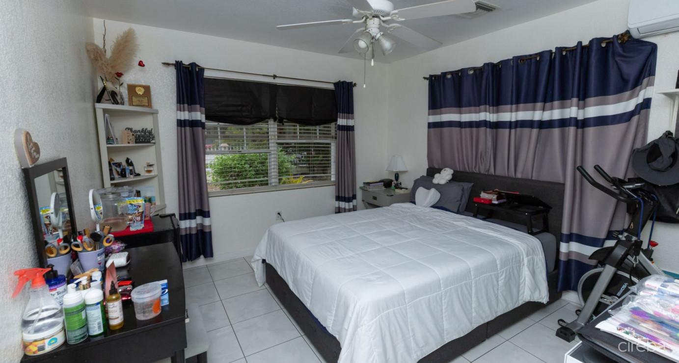 Gated 5 Bed 3 Bath Savannah Home With Modern Upgrades