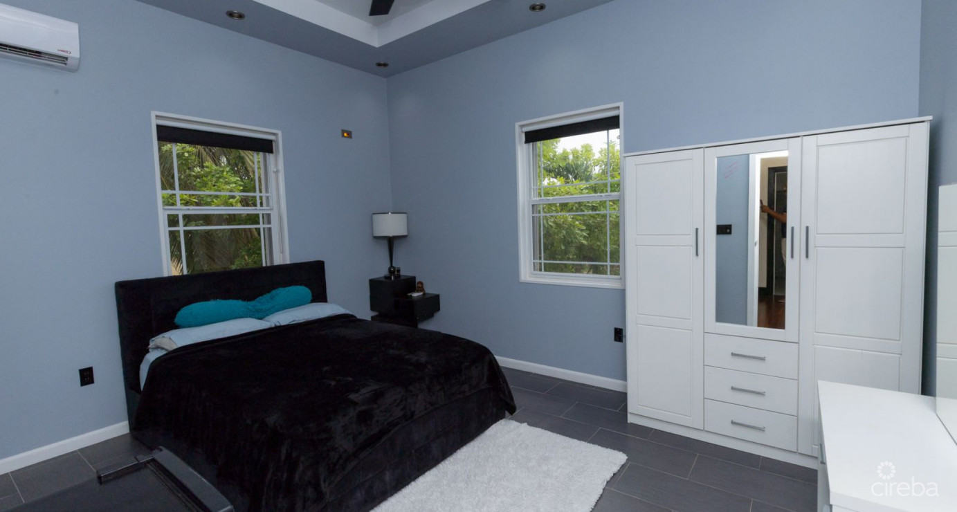 Gated 5 Bed 3 Bath Savannah Home With Modern Upgrades