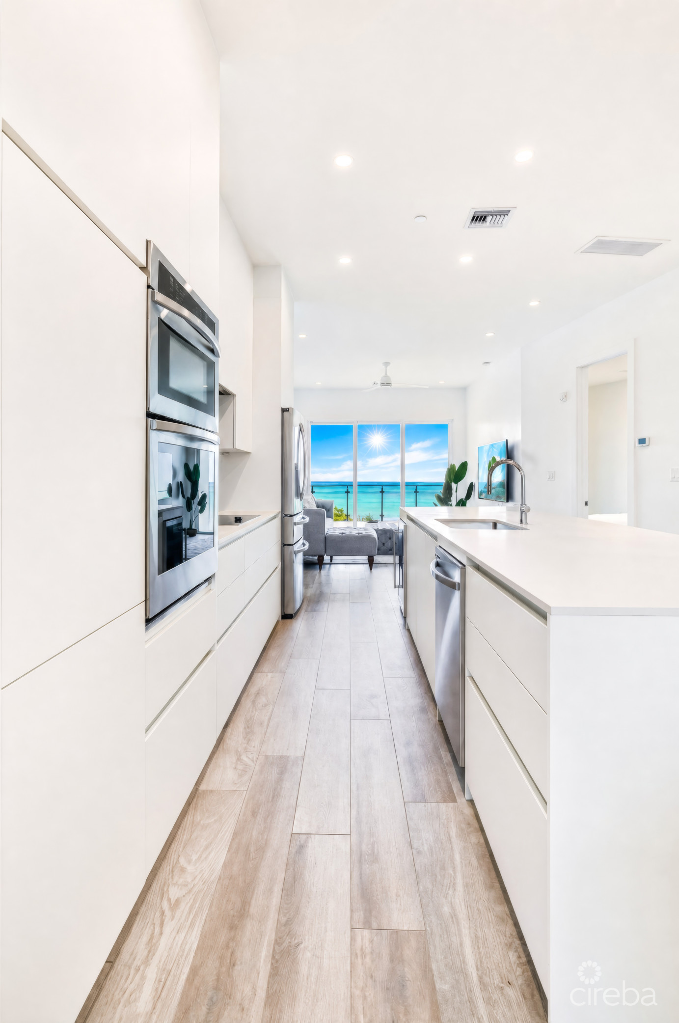 Aura #305 Oceanfront