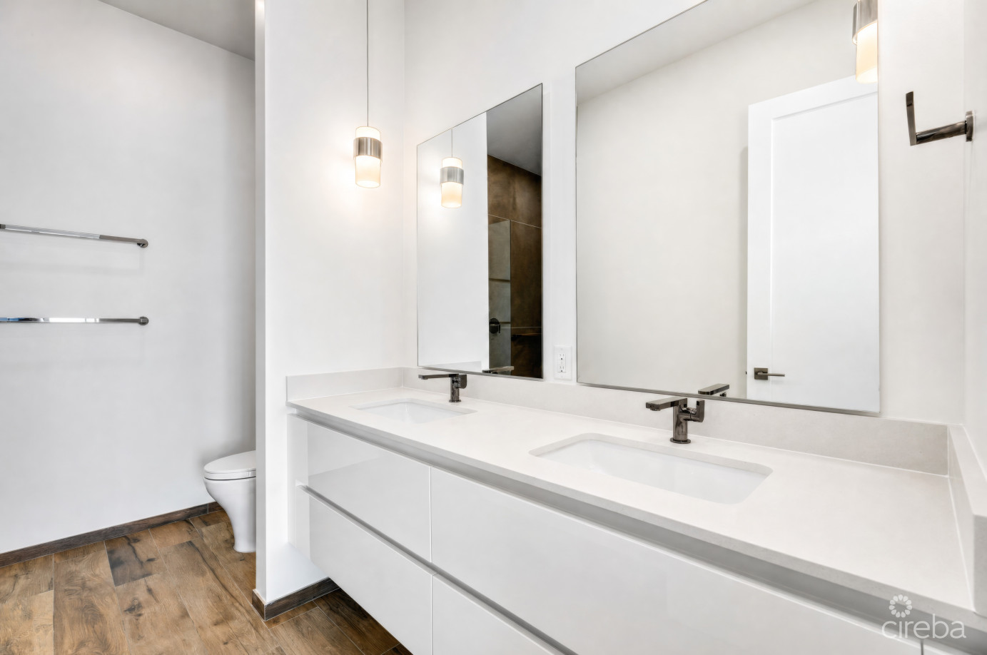 Aura Penthouse #404
