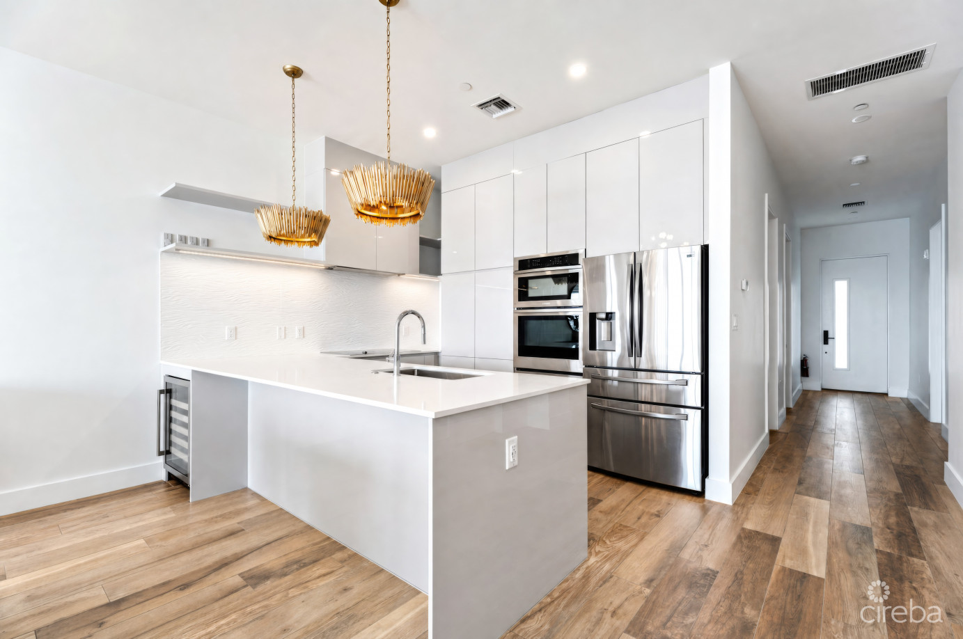 Aura Penthouse #404
