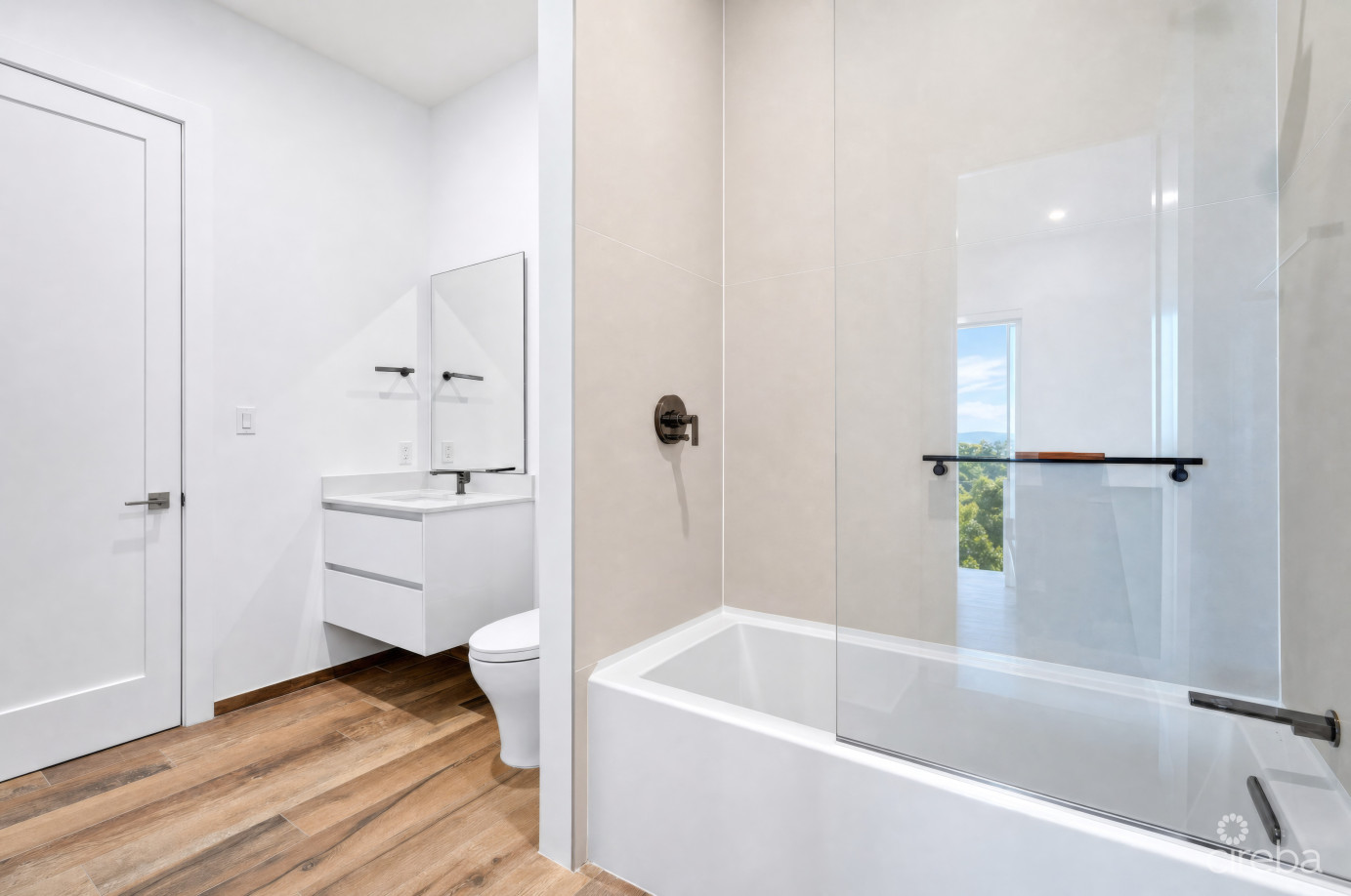 Aura Penthouse #404