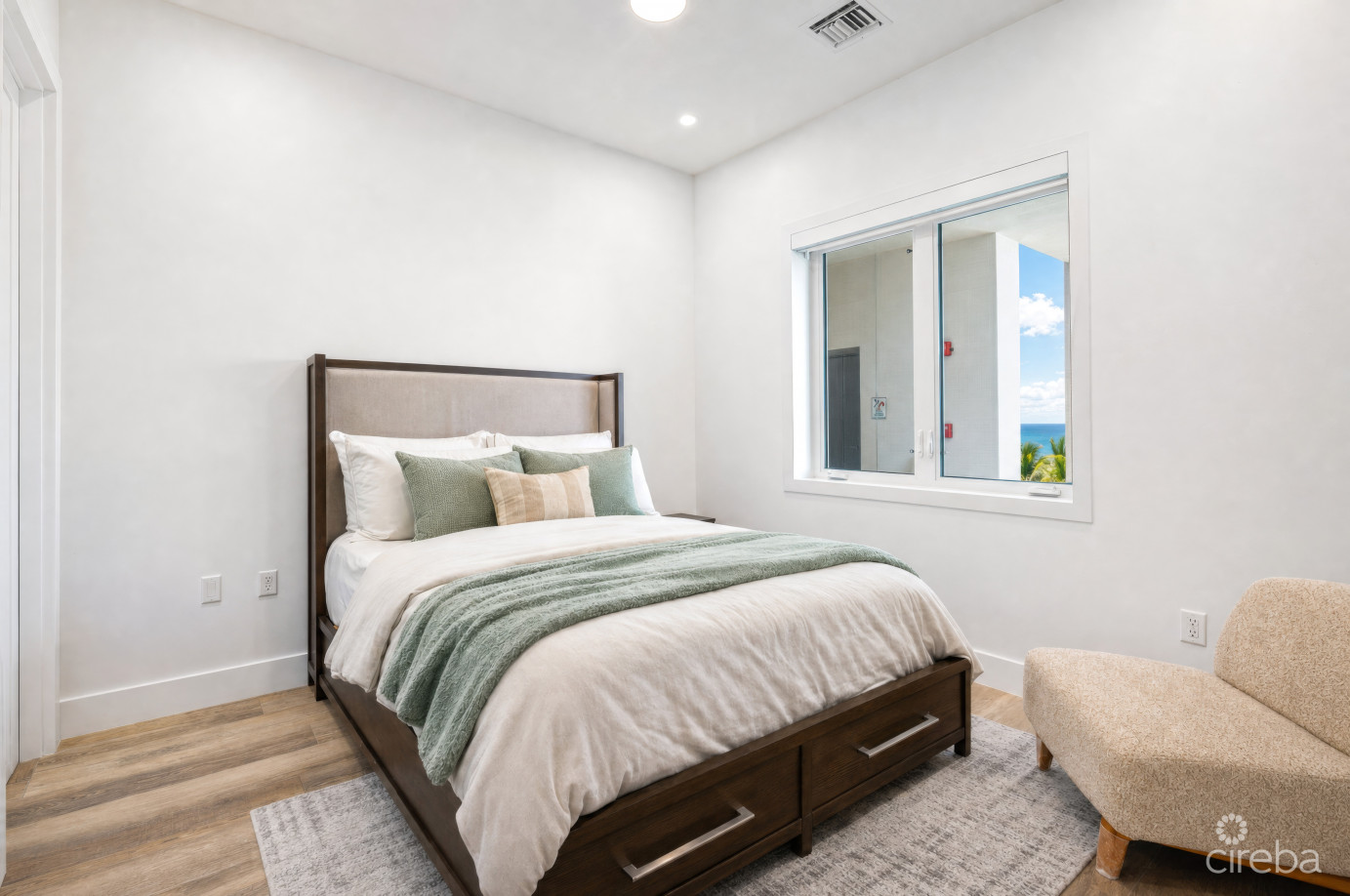 Aura Penthouse #404