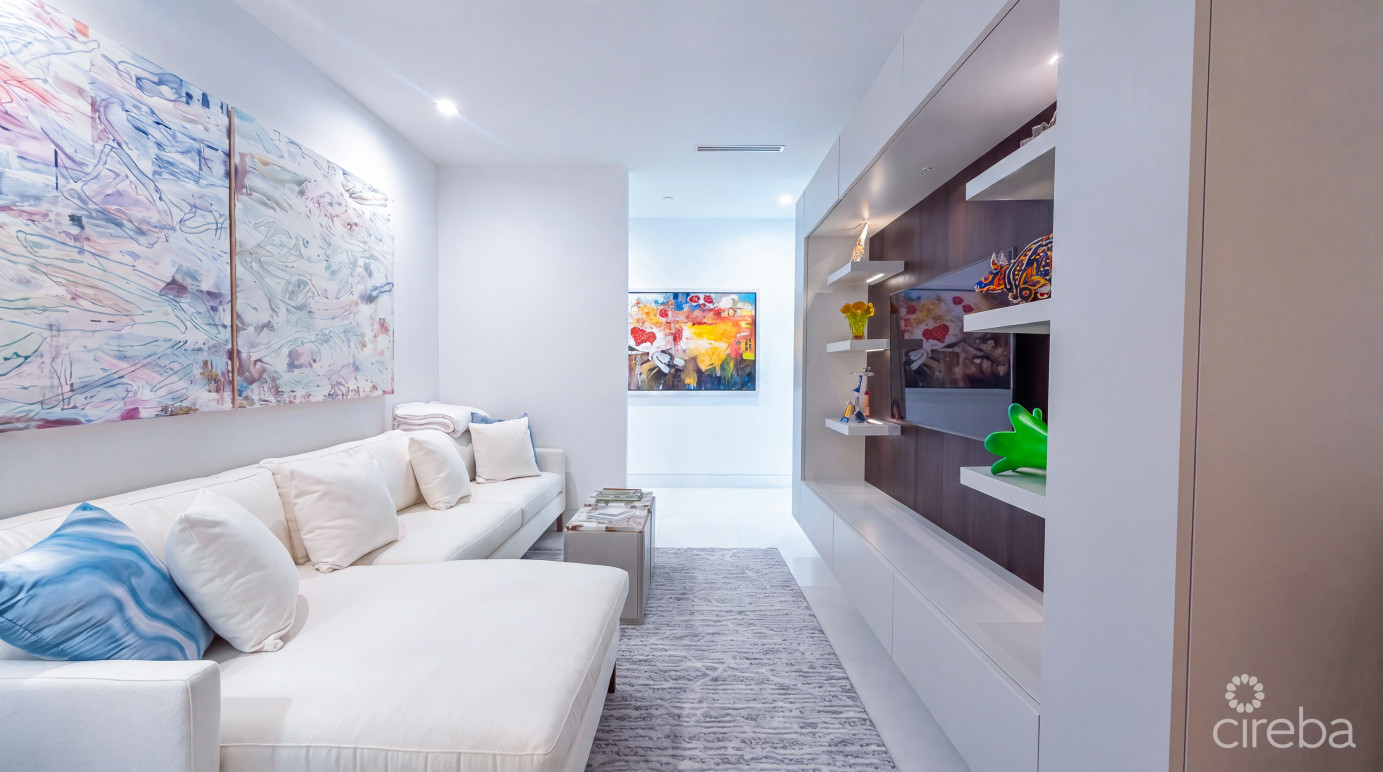 Fin Oceanfront Condo