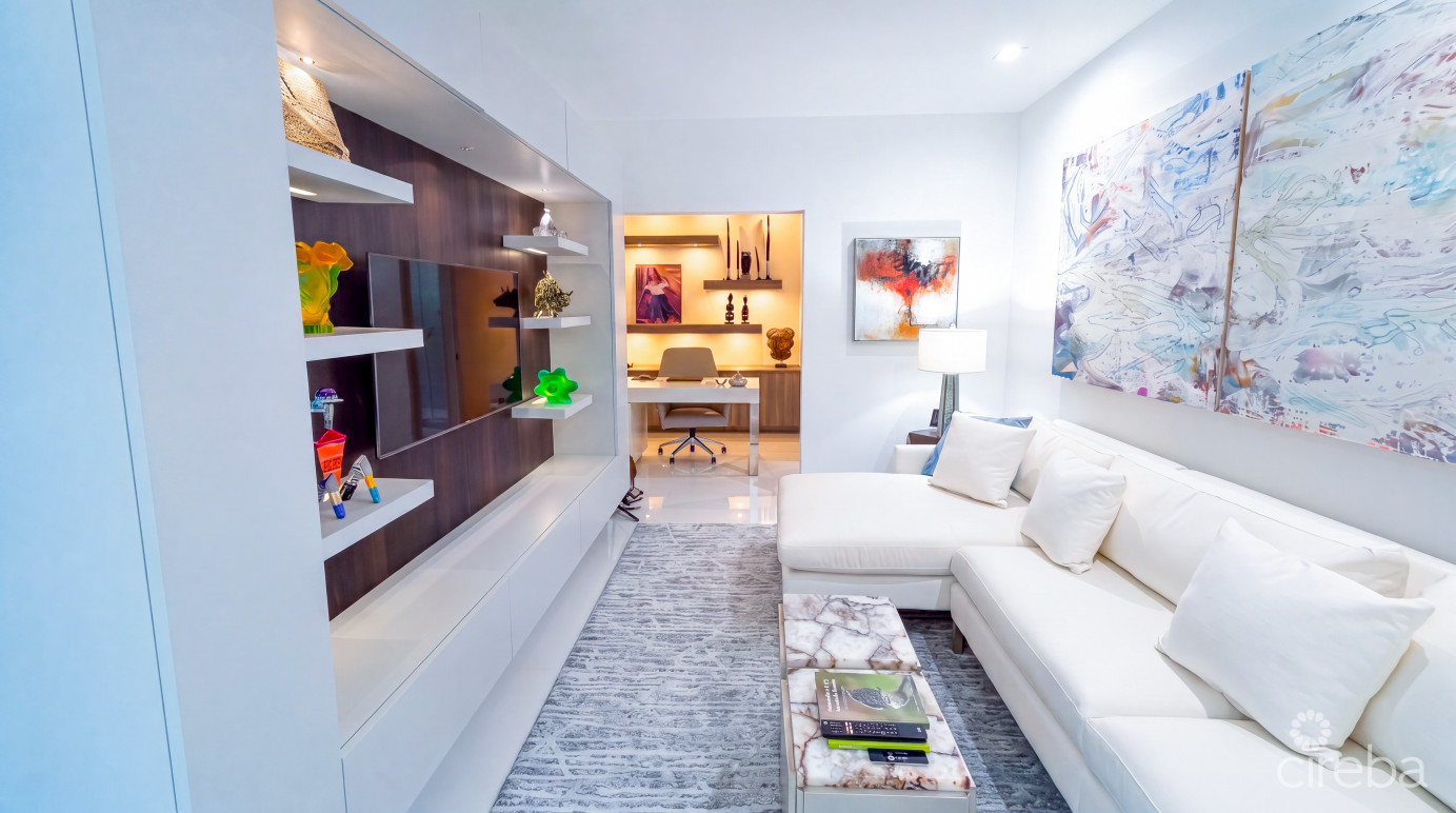 Fin Oceanfront Condo