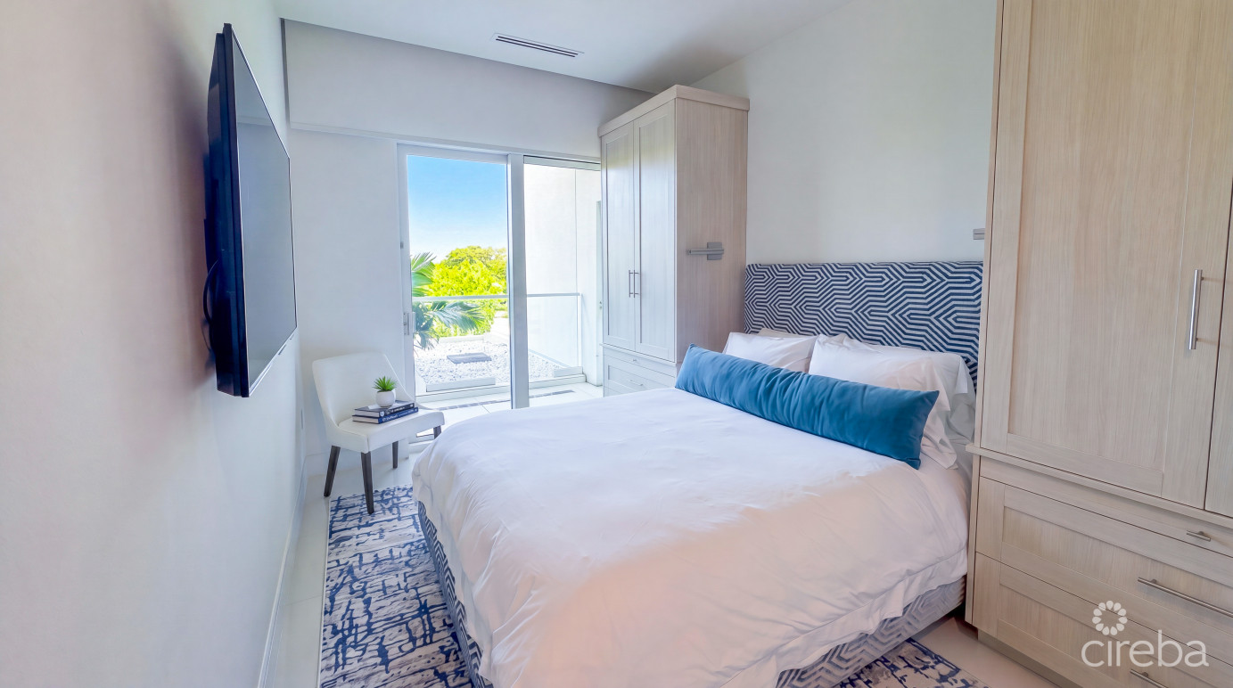 Fin Oceanfront Condo