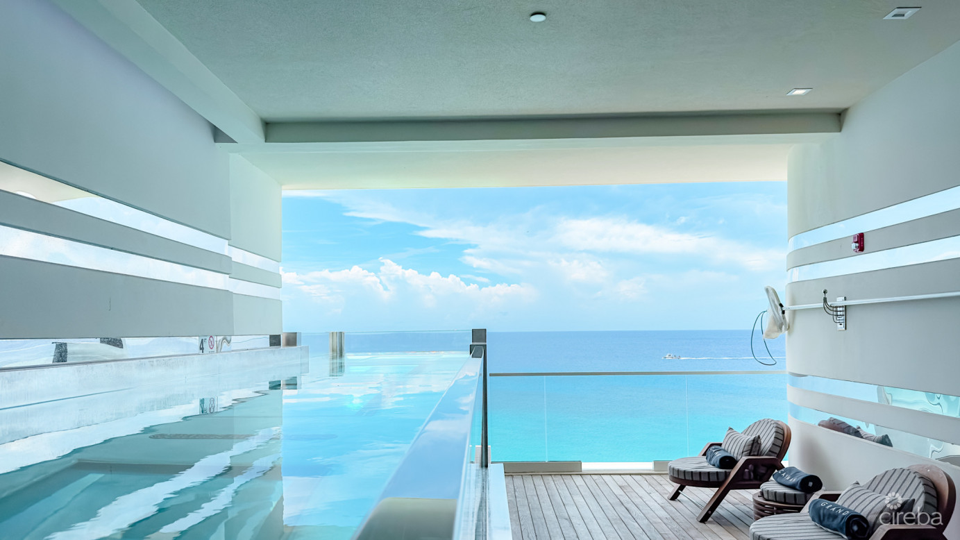 Fin Oceanfront Condo