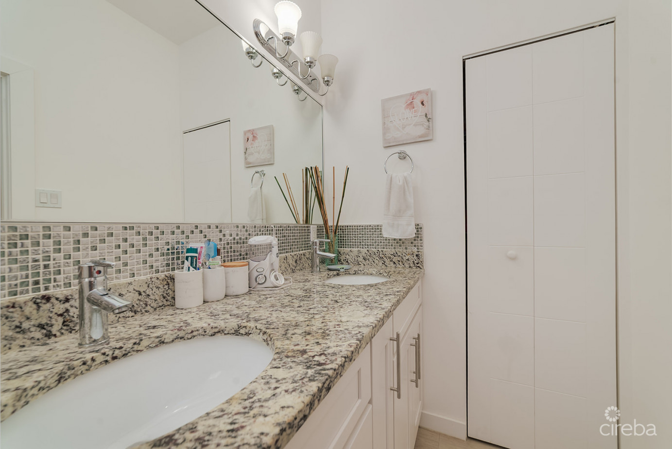 Colby Drive Single Family Home With Studio