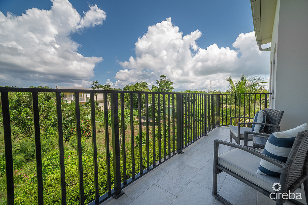2 Bed 2 Bath Condo 61 West