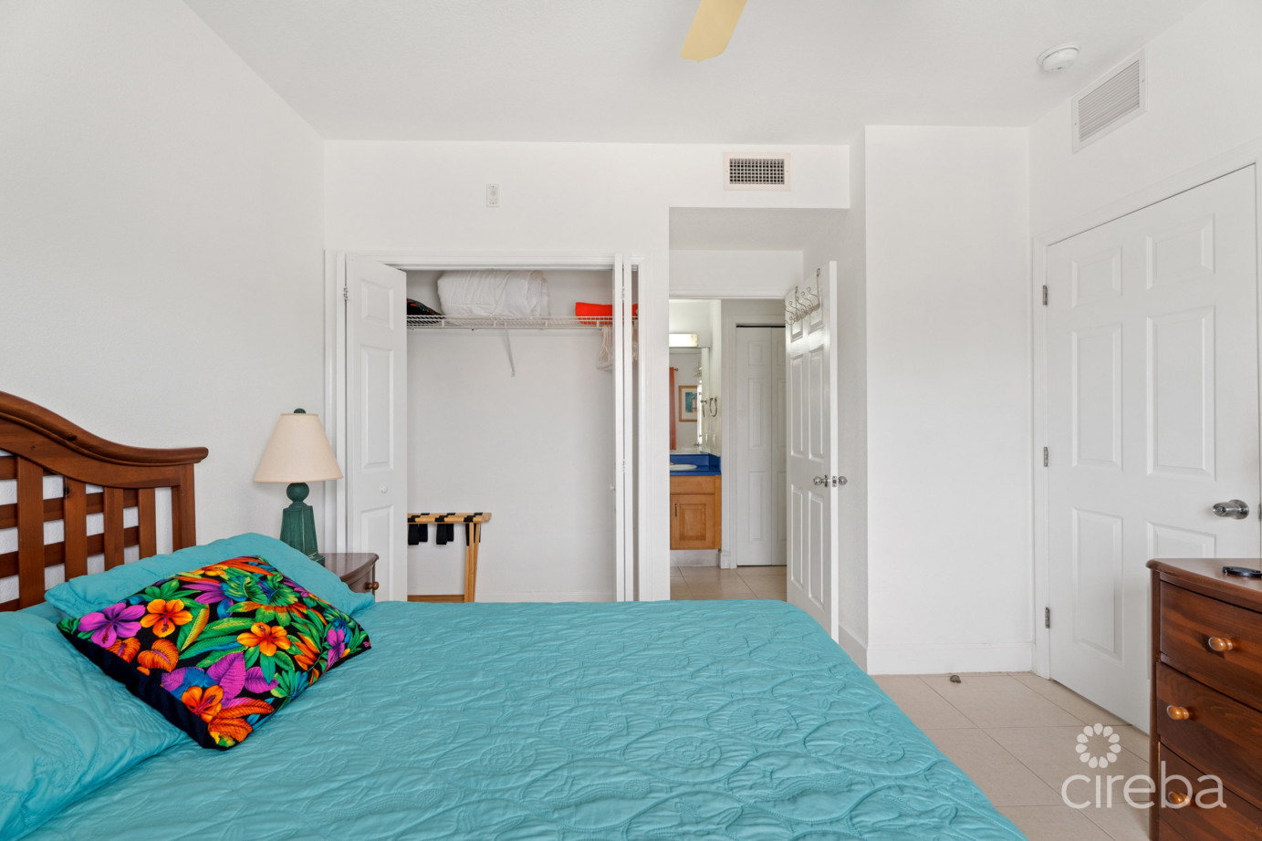 Castaway Coves  Ground Floor 2 Bed Beachfront Retreat