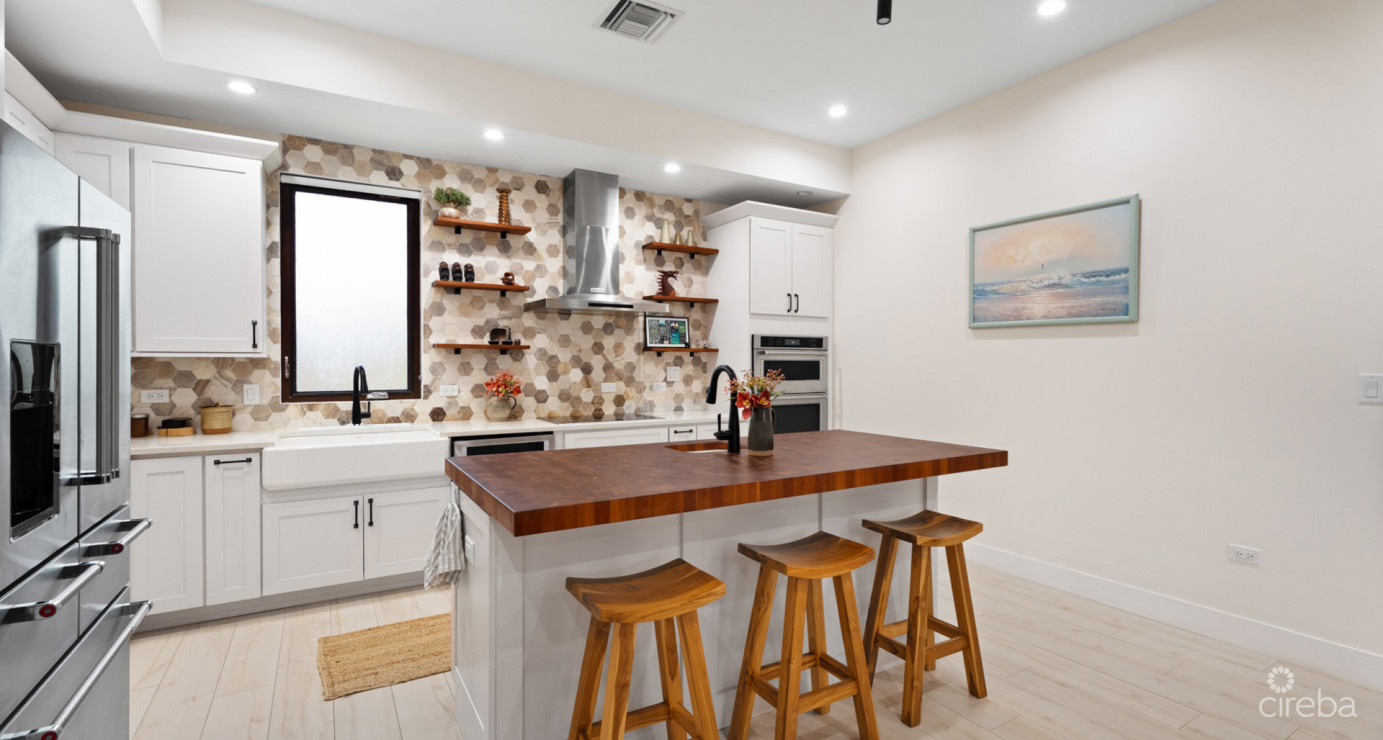 Highly Upgraded Villa Marbella #11 (2nd Floor Executive Residence)