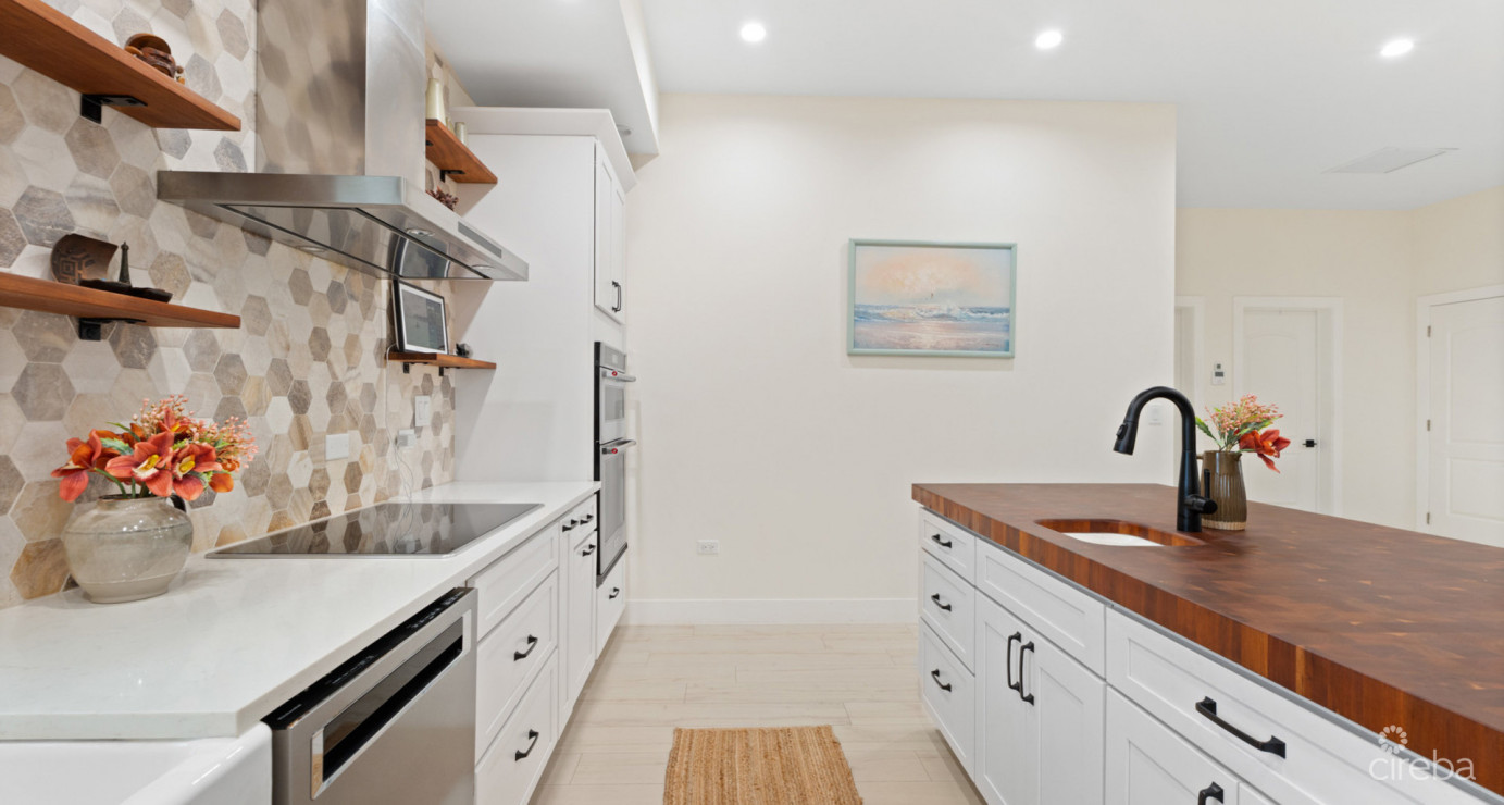 Highly Upgraded Villa Marbella #11 (2nd Floor Executive Residence)
