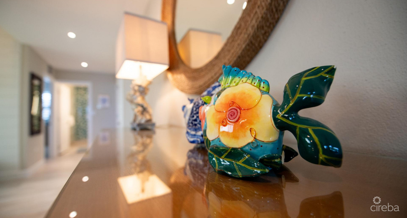 Crescent Point Unit #14  Seven Mile Beach - Fully Remodeled, Turnkey & Income-producing Opportunity