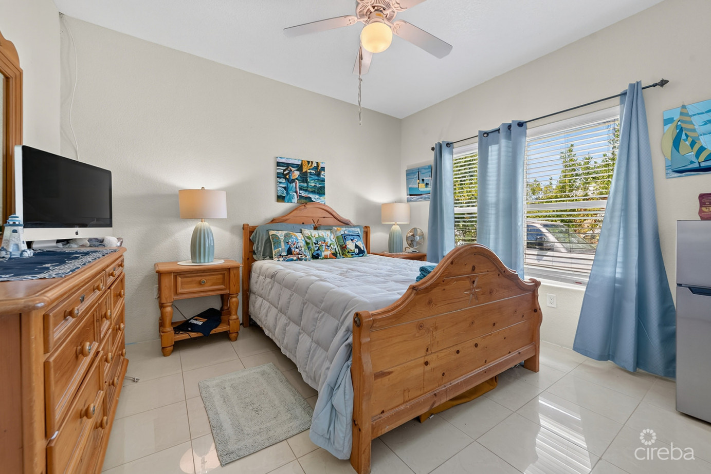 Savannah Newlands Family Home With Pool, Outsdie Bar & Income-generating Guest Suite