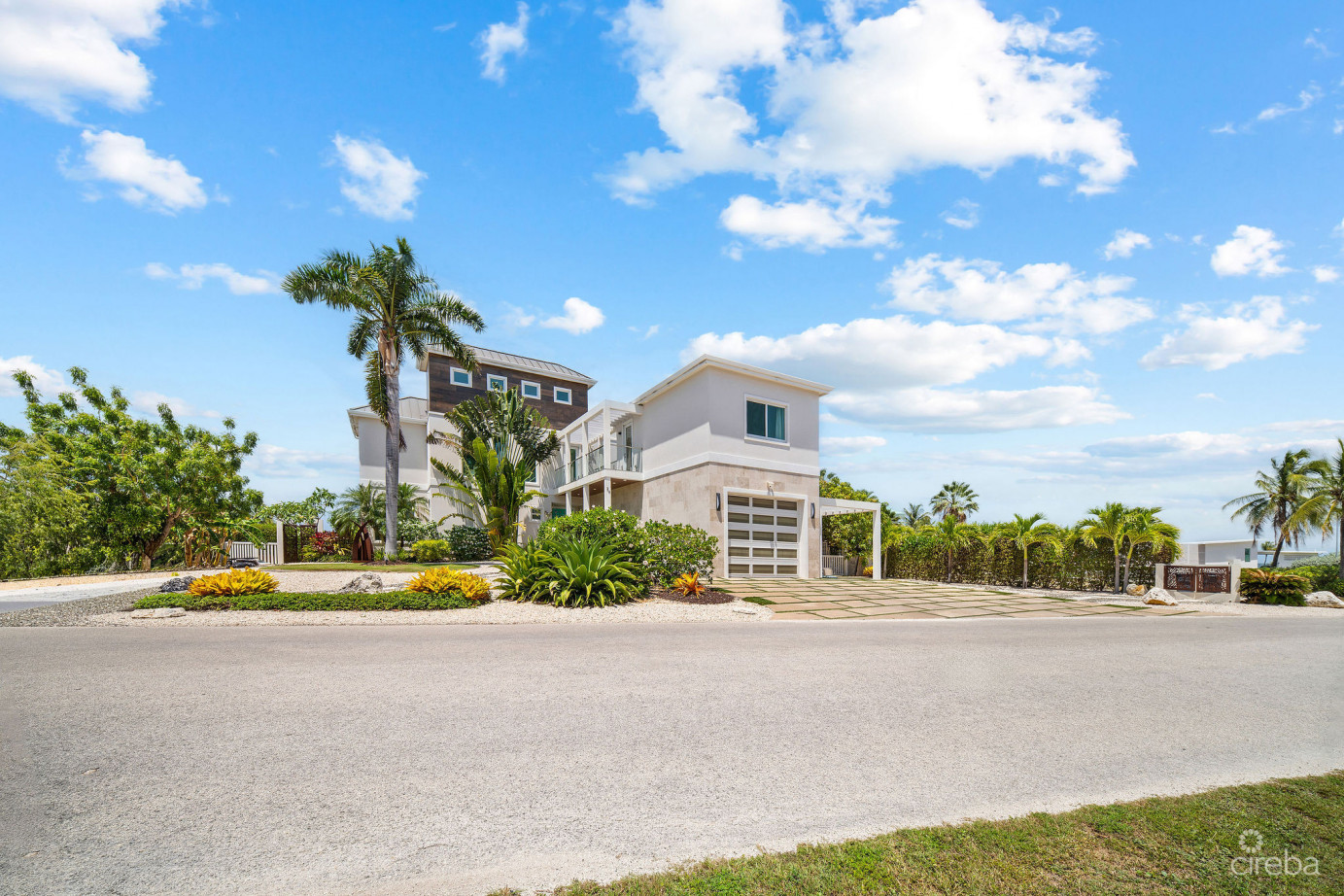 24  Shorewinds Trail, The Shores Family Home