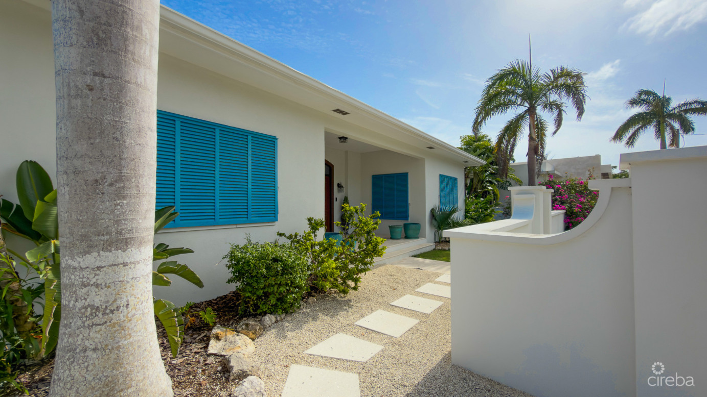 Seven Mile Beach Corridor Family Home
