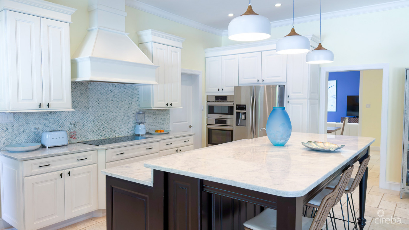 Seven Mile Beach Corridor Family Home