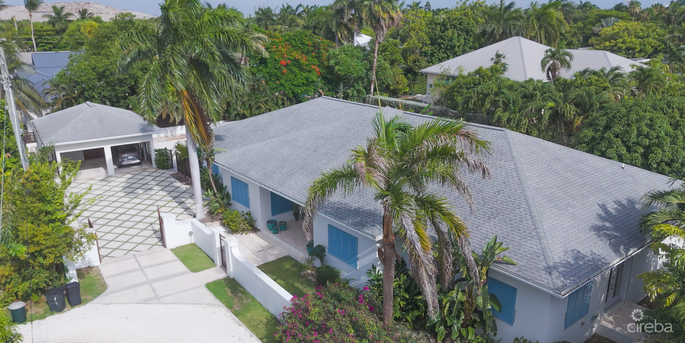 Seven Mile Beach Corridor Family Home