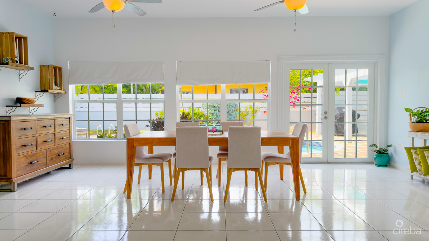 Snug Harbour Andrew Drive - 4 Bedroom Family Home In The Seven Mile Beach Corridor