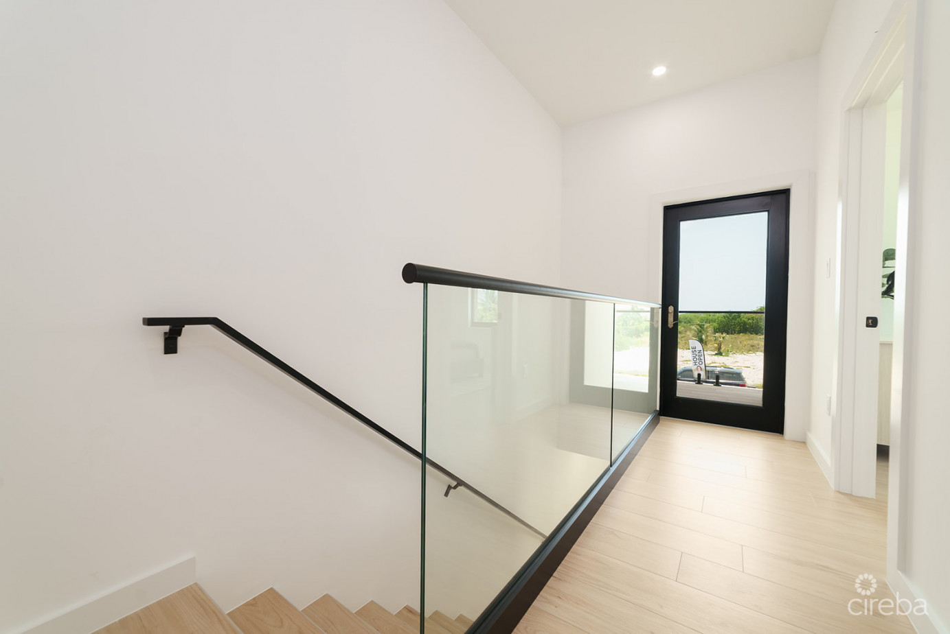 2 Bedroom, 2.5 Bathroom Duplex In Lookout Garden