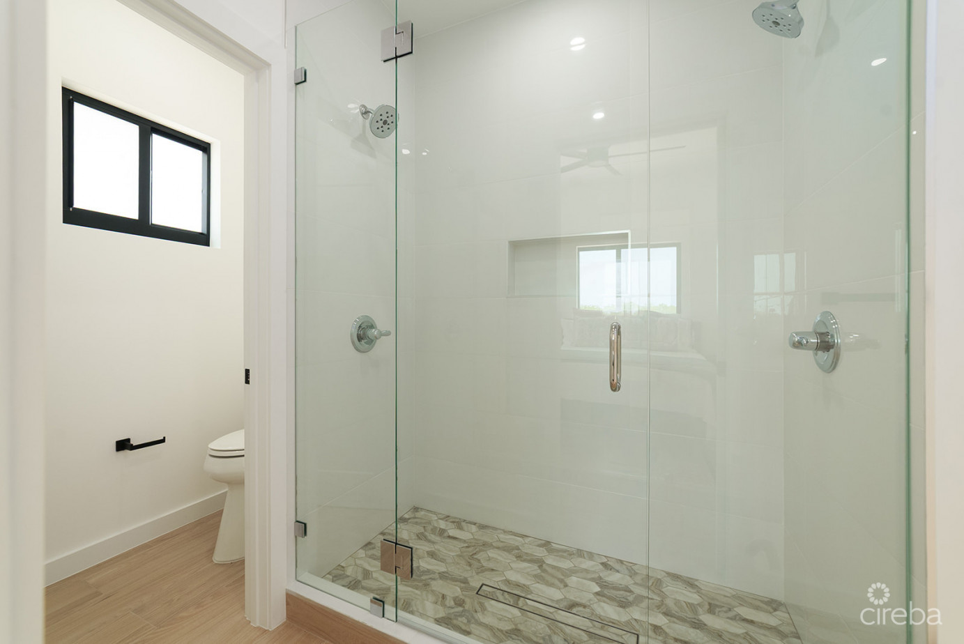 2 Bedroom, 2.5 Bathroom Duplex In Lookout Garden