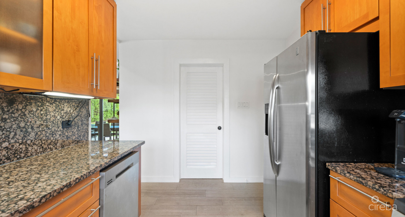 Melmac Ave #92 & #94  South Sound - Single Family Home With Cottage Set On 0.5 Acre Plot