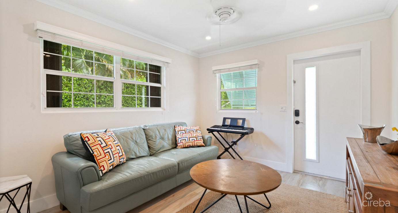 Melmac Ave #92 & #94  South Sound - Single Family Home With Cottage Set On 0.5 Acre Plot