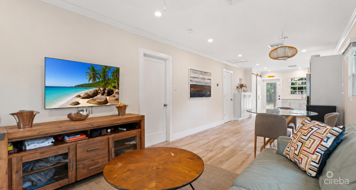 Melmac Ave #92 & #94  South Sound - Single Family Home With Cottage Set On 0.5 Acre Plot