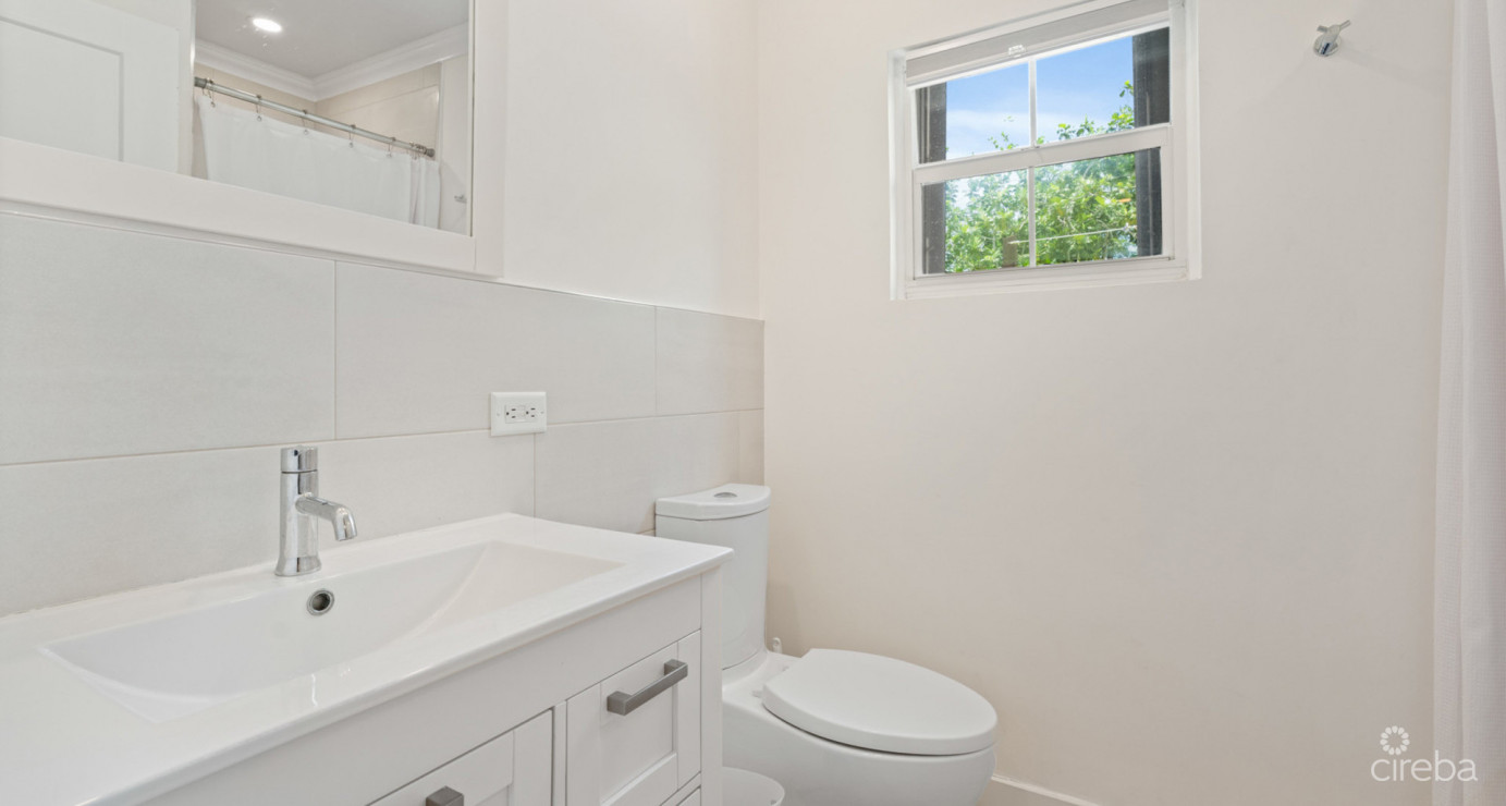 Melmac Ave #92 & #94  South Sound - Single Family Home With Cottage Set On 0.5 Acre Plot