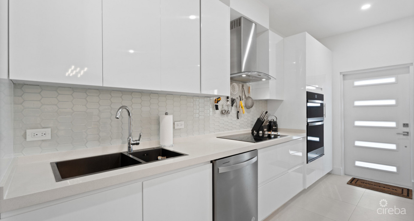 Designer Yarl 1 Bed #30 (2nd Fl, Pool View Residence)