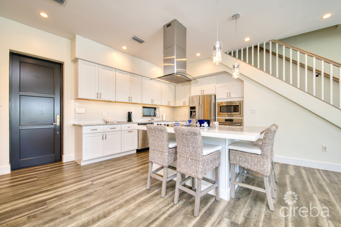 Large Seahaven 2 Bed With Pool - Oceanview And Canal Front