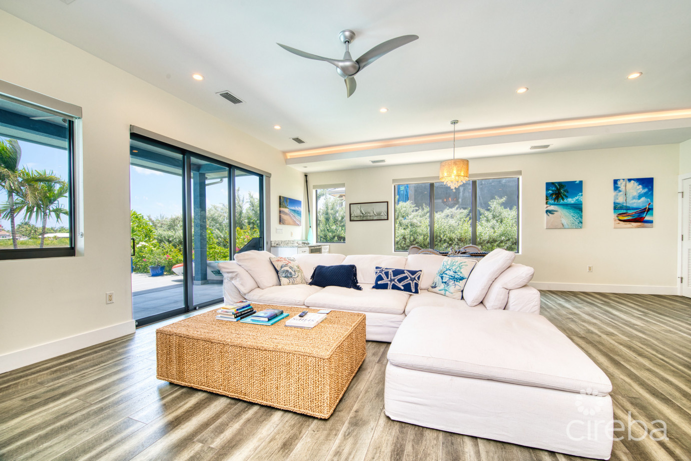 Large Seahaven 2 Bed With Pool - Oceanview And Canal Front