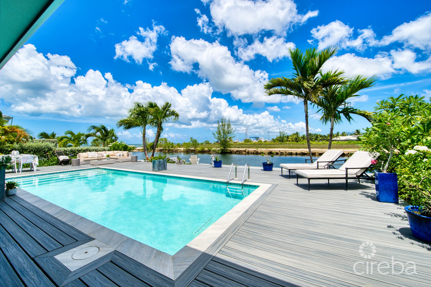 Large Seahaven 2 Bed With Pool - Oceanview And Canal Front