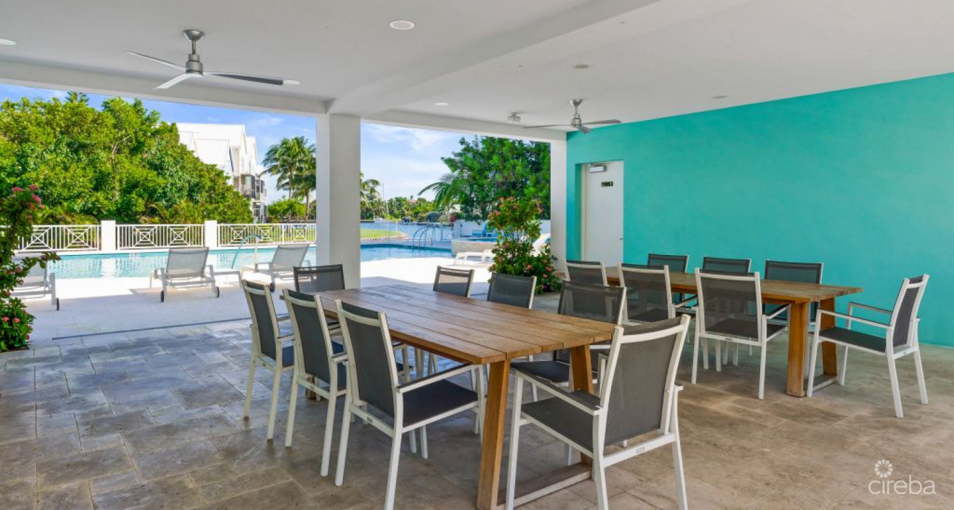 Periwinkle  Three Bed Cottage With Dock