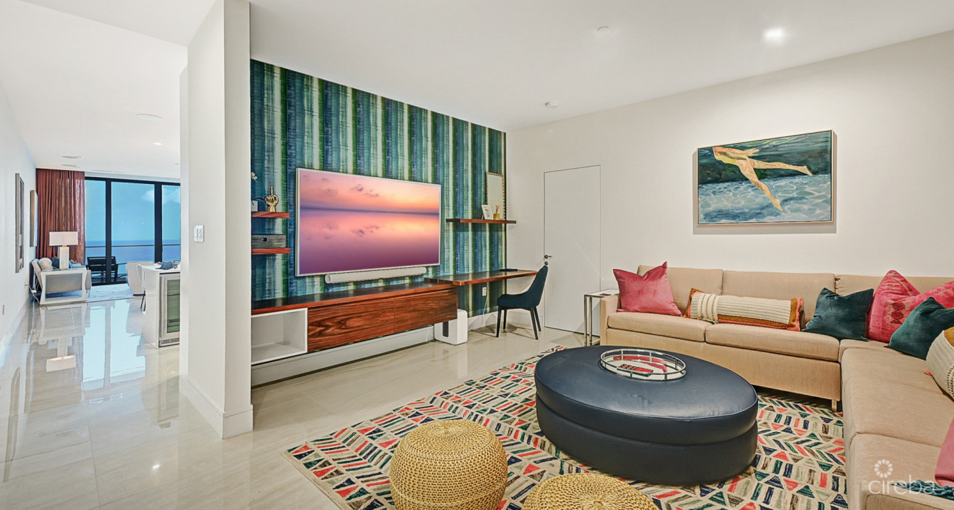Expansive Oceanfront Residence - Fin 14