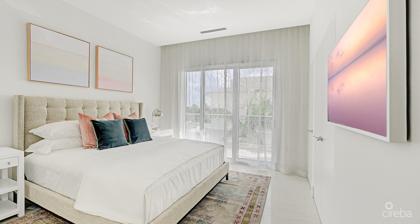 Expansive Oceanfront Residence - Fin 14