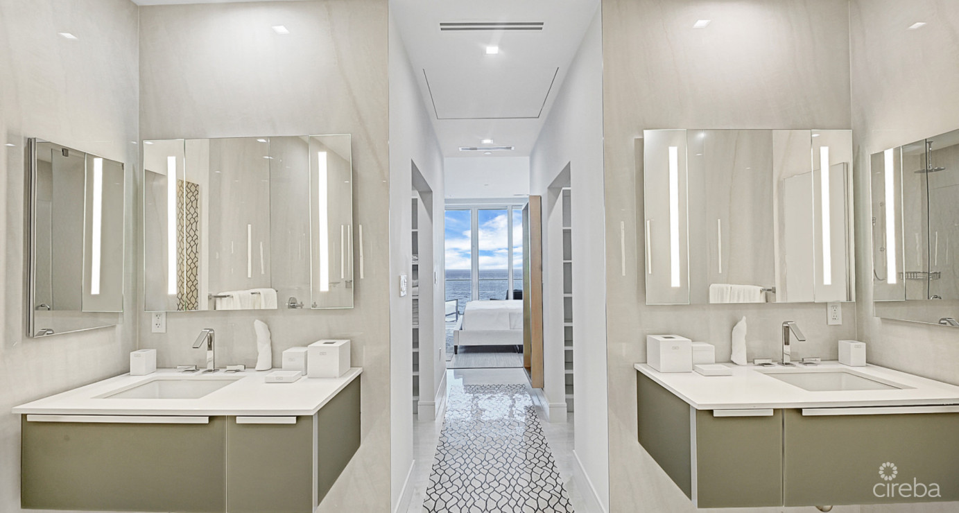 Expansive Oceanfront Residence - Fin 14