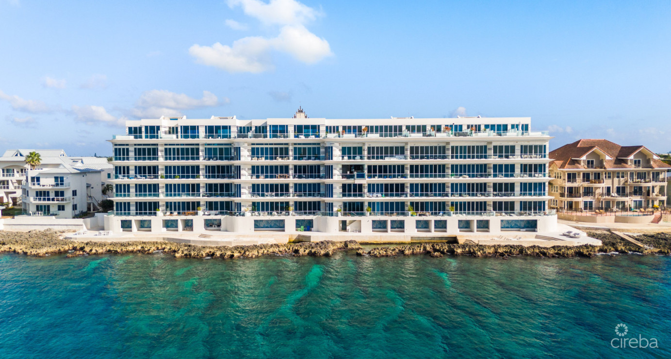 Expansive Oceanfront Residence - Fin 14