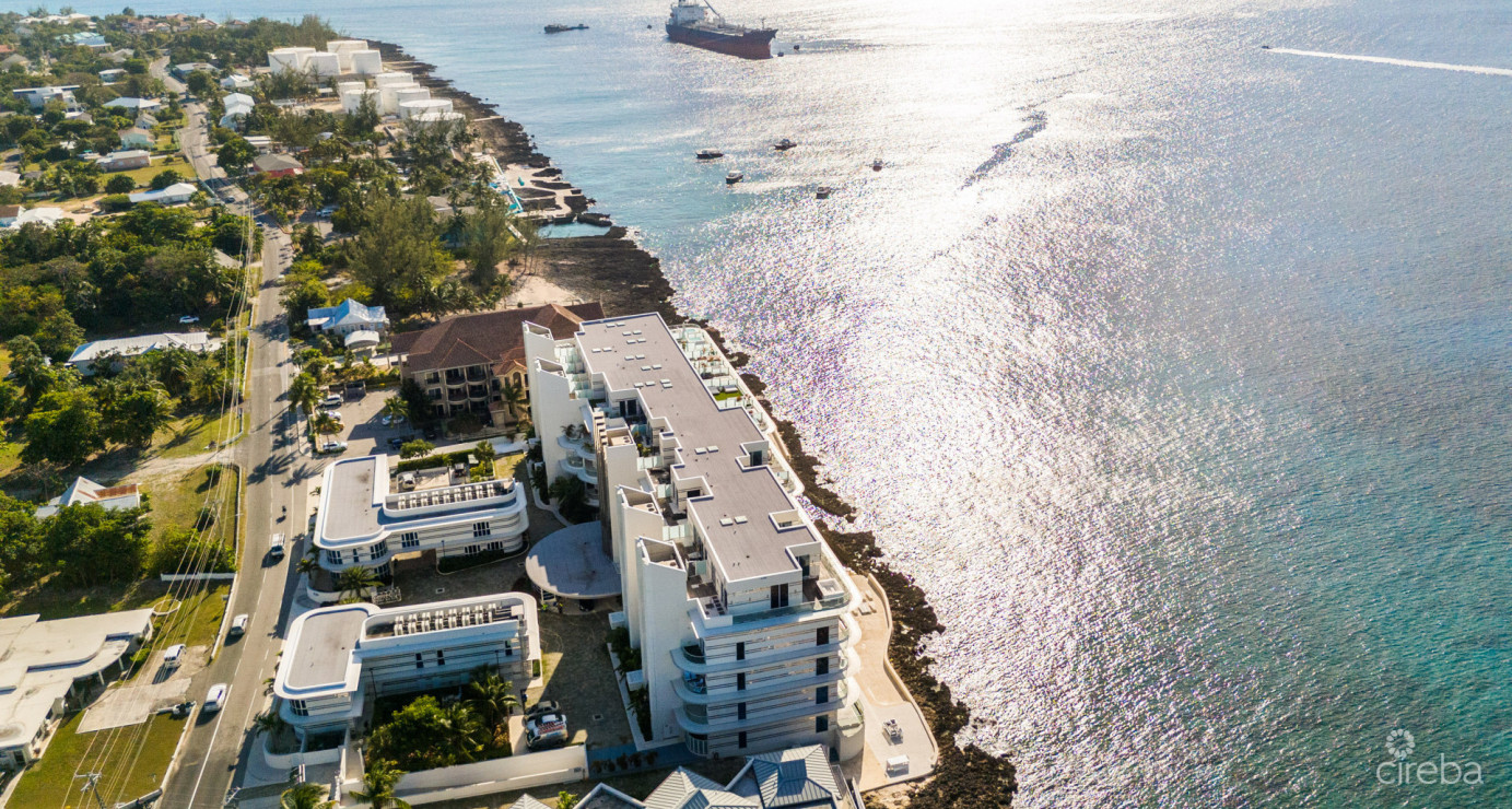 Expansive Oceanfront Residence - Fin 14