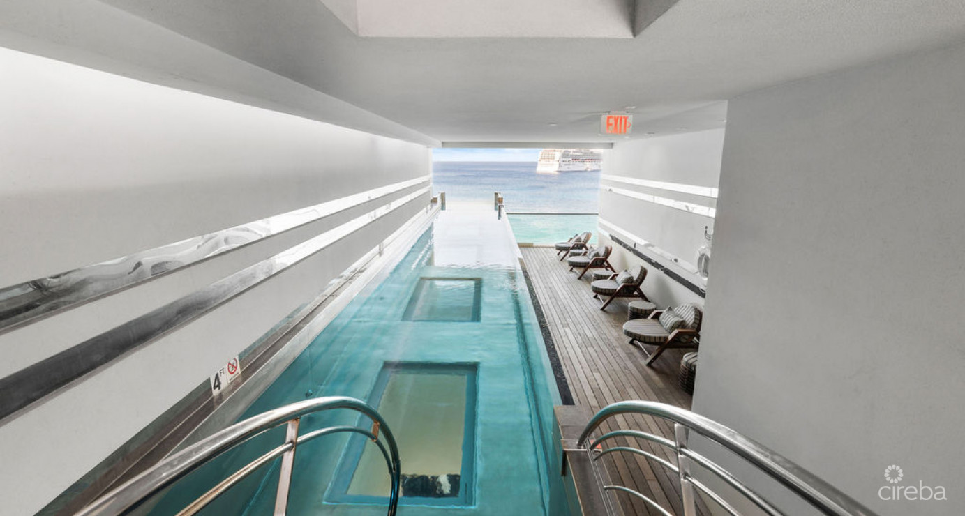 Expansive Oceanfront Residence - Fin 14