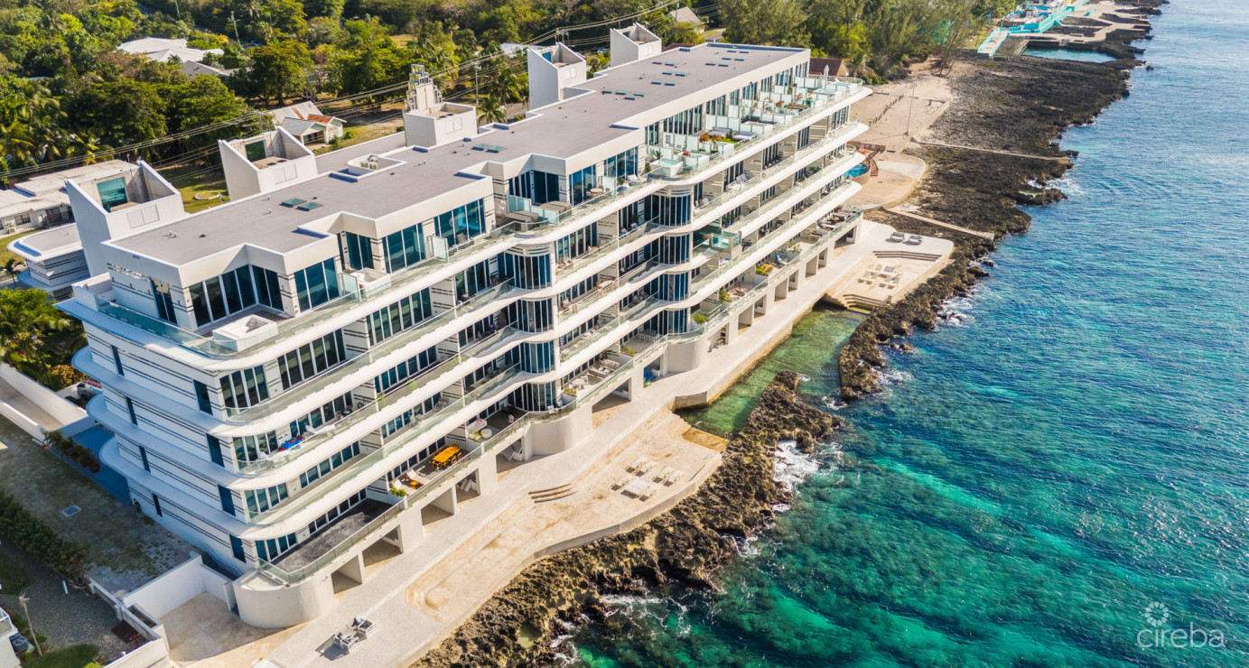 Expansive Oceanfront Residence - Fin 14