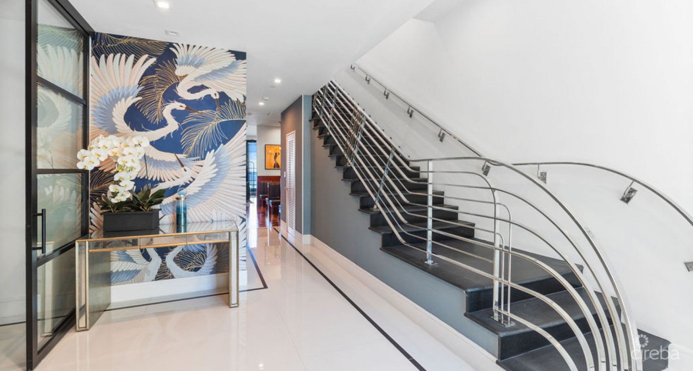 Expansive Oceanfront Residence - Fin 14