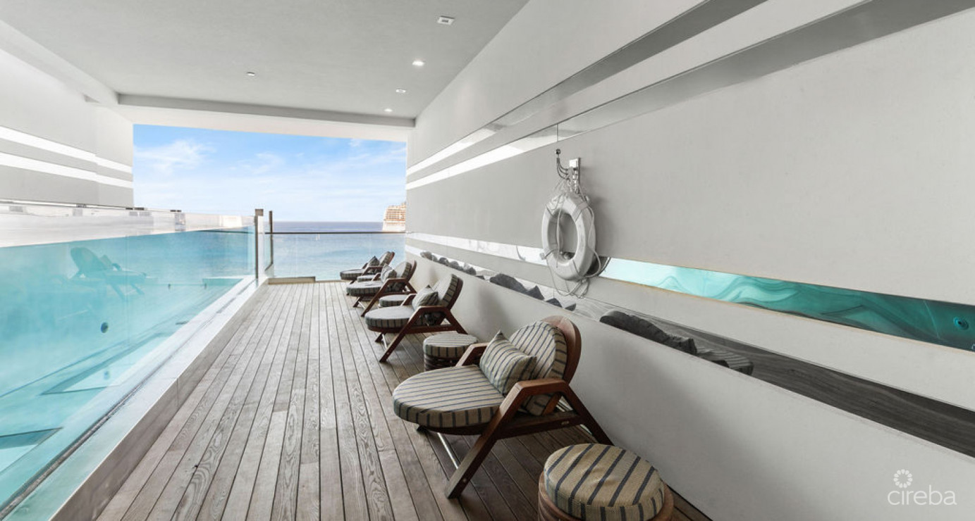 Expansive Oceanfront Residence - Fin 14
