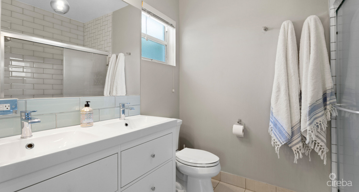 8 Grand Palms | Beautifully Presented, Large 2-bed Unit In Prime South Sound Complex