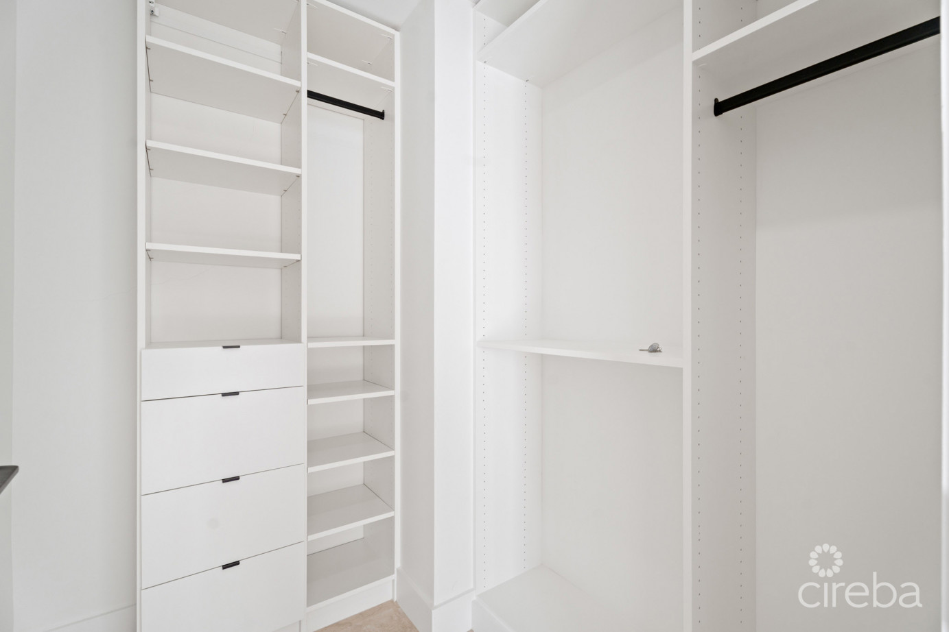 3 Bedrooms + Roof Terrace At The Meadows At Batabano - Residence 504
