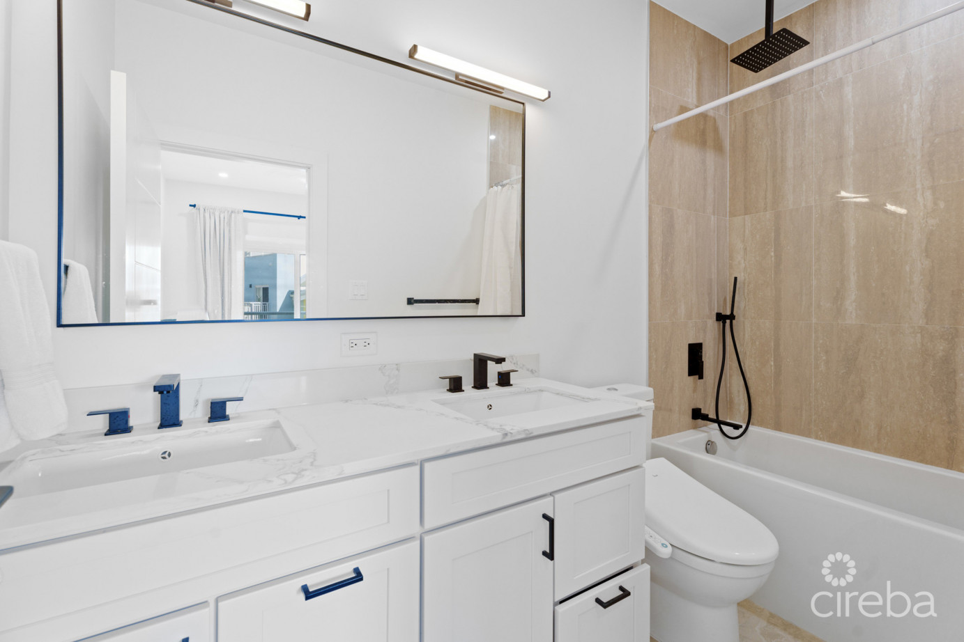3 Bedrooms + Roof Terrace At The Meadows At Batabano - Residence 504
