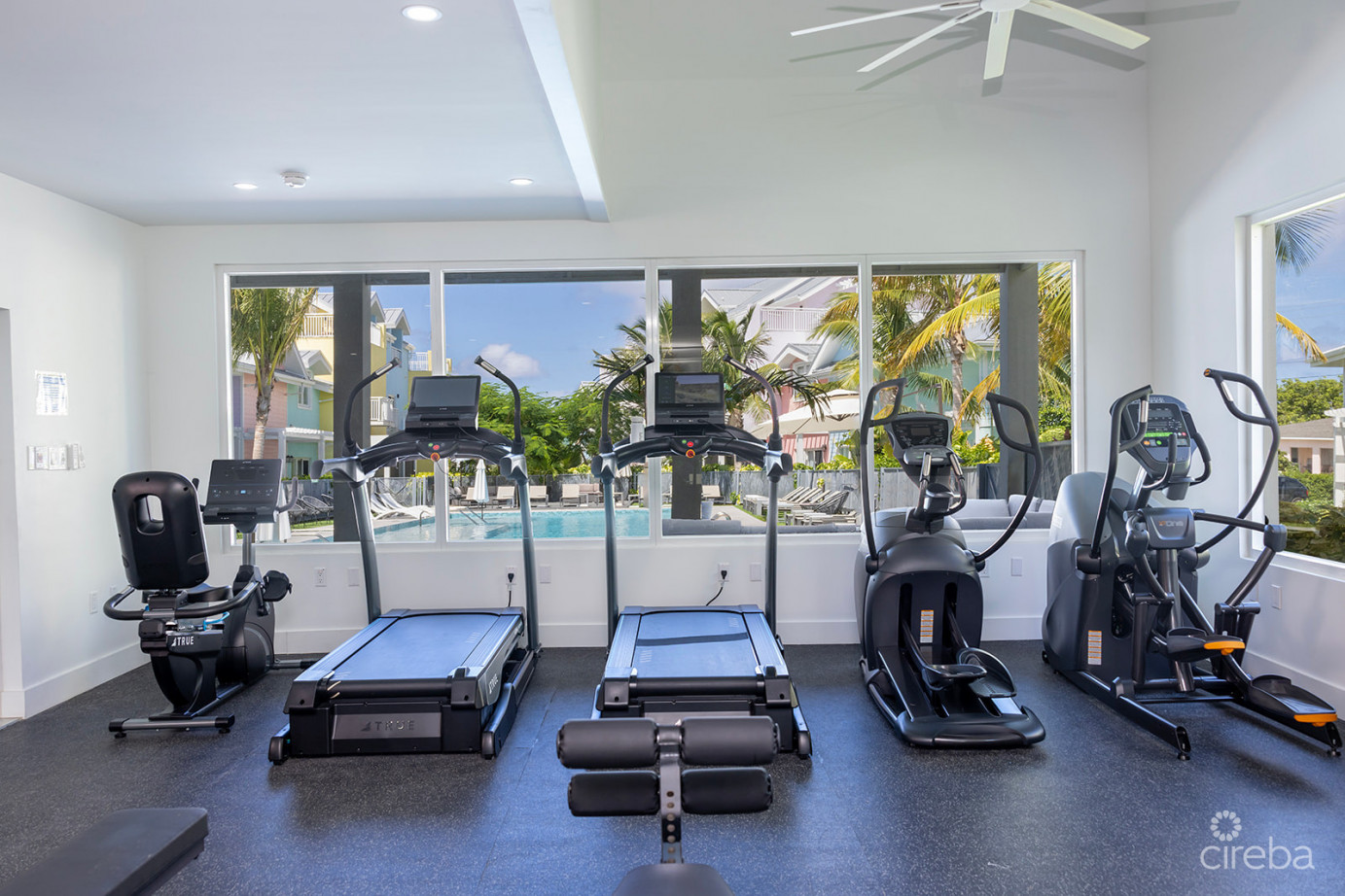 3 Bedrooms + Roof Terrace At The Meadows At Batabano - Residence 504