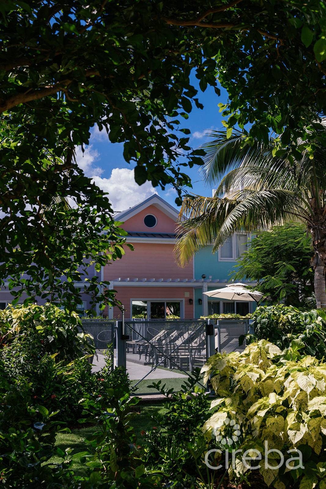 3 Bedrooms + Roof Terrace At The Meadows At Batabano - Residence 504