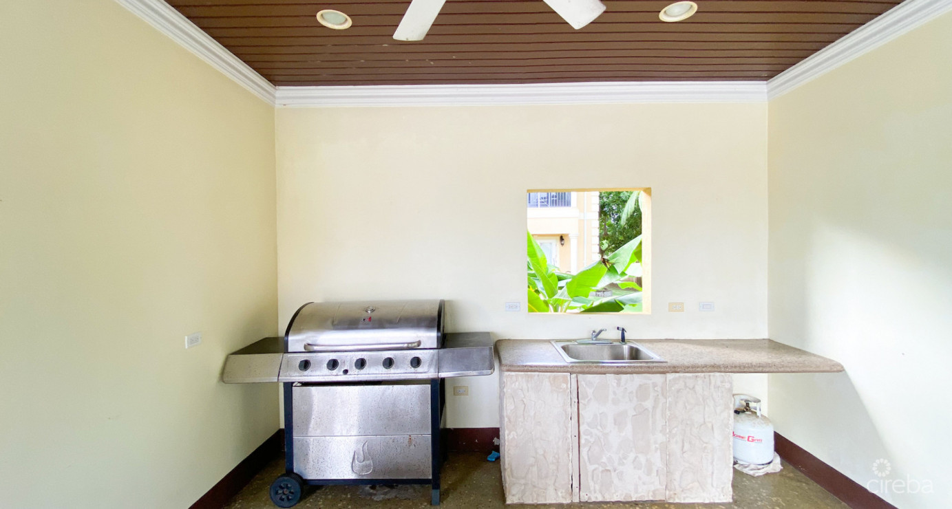 Omega Bay Gardens 1 Bed + Den