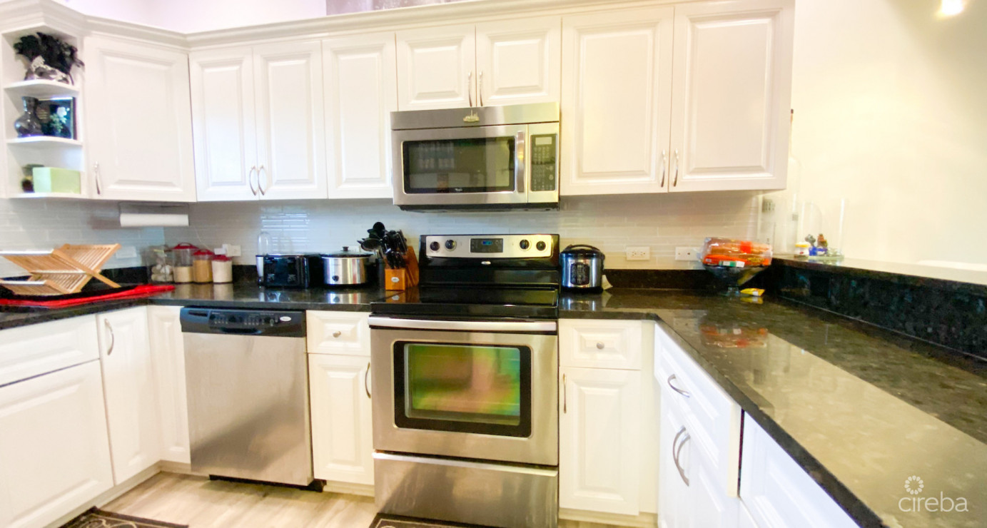 Omega Bay Gardens 1 Bed + Den